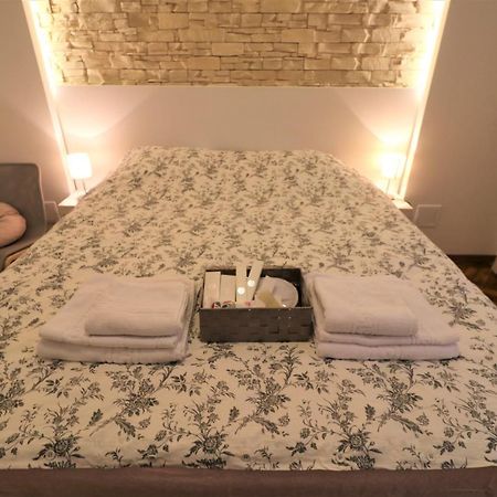 Cozy Old Town Apartment - Free Minibar Bukareszt Zewnętrze zdjęcie
