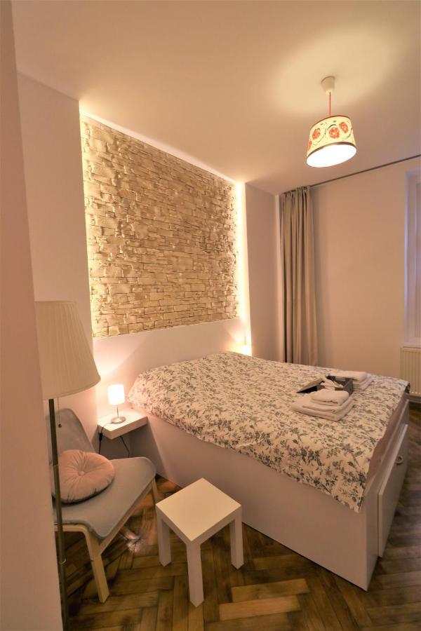 Cozy Old Town Apartment - Free Minibar Bukareszt Zewnętrze zdjęcie